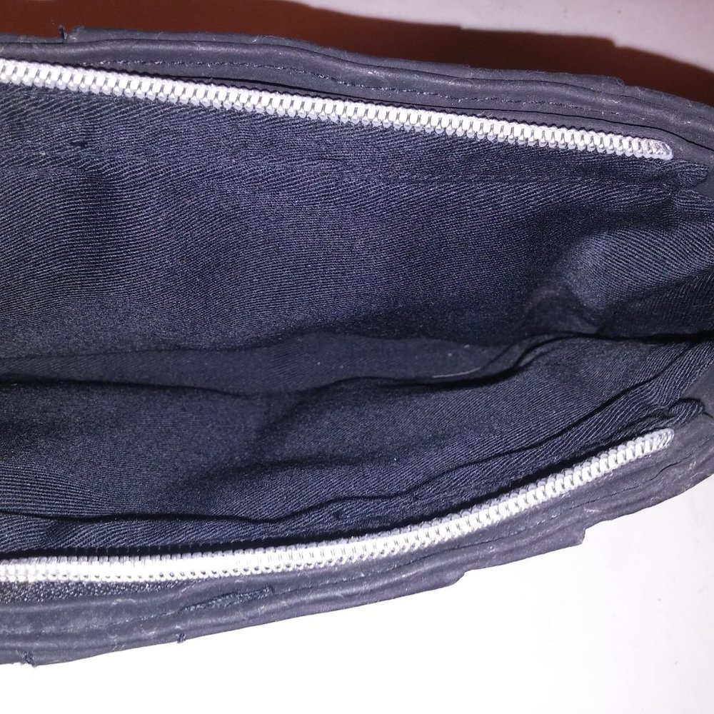 Victoria Secret Wristlet Purse Bag Black Logo Snakeskin Print Silver Hardware 9 - Picture 9 of 10